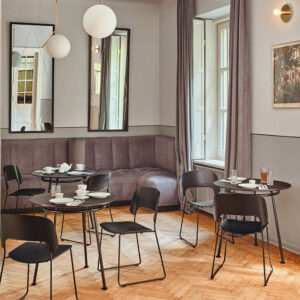 New school Cafeteriatisch mit Afi Stühle